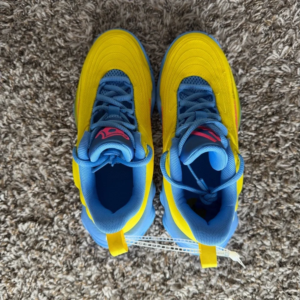 Nike Giannis Immortality 4 Yellow FZ6734-700 Size 1Y Basketball Sneakers